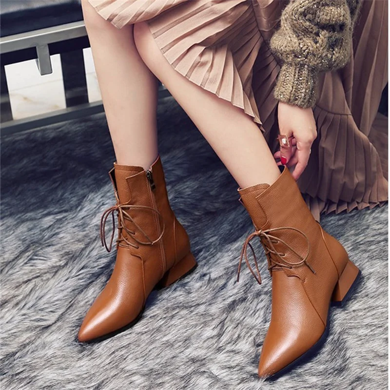 

2018 Autumn and Winter New Pointed Boots, Lace-up, Large Size Casual Women's Boots