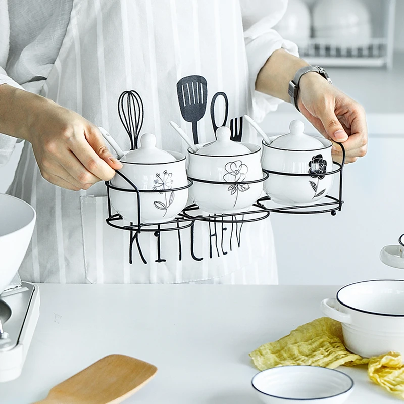 

3PCS/Set Ceramic Salt And Pepper Jar Set Cruet Seasoning Rack Holder With Spoon Condiment Sugar Spice Storage Box Cooking Tools