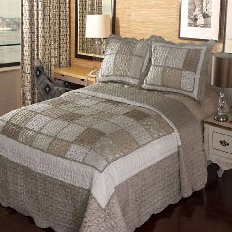 cheap Klonca customized novelty three piece bed set quilted bed cover pillowcases modern minimalist king size bedding set 2019 home