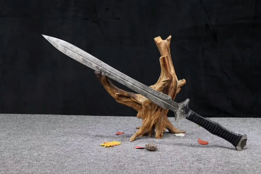 Огромный меч фэнтези. Обливион оружие. Скайрим мод на призыв оружия. Сильный меч. Сильный меч.