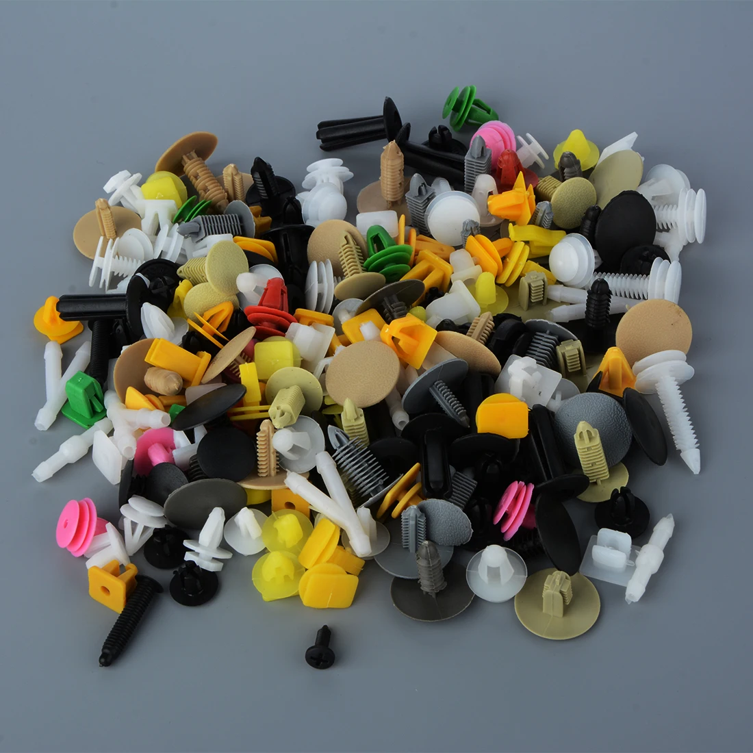 

500pcs Vehicle Auto Bumper Retainer Fastener Clamp for All Cars Door Panel Fender Liner Rivet Clips Mixed Car Fastener and Tool