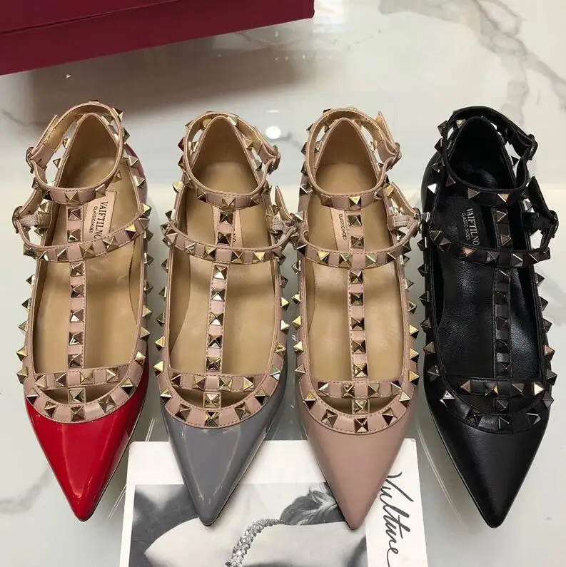 

2019 Spring New Rivets Shoes Women Flat Sandals V logo Patent Leather Shallow Mouth Pointed-toe Fashion Flat Single Shoes