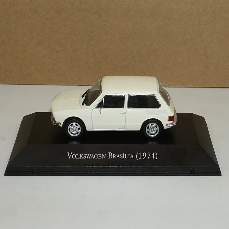 

1/43 Simulation VOLKSWAGEN BRASILIA-1974 Classic Collection Display Model Collection Die-casting Vintage Car Birthday Gift