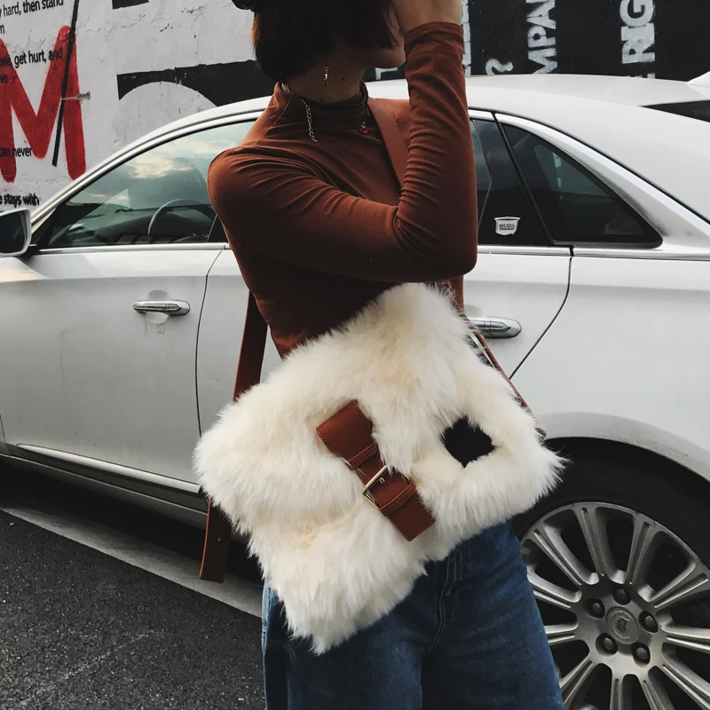 

2018 autumn and winter new wool single shoulder shoulder bag net red Mona the same Plush Big Bag imitation fur bag