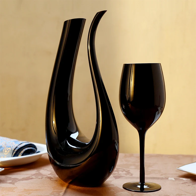 

Black U Shaded Wine decanter Lead-free glass cup large wine glass goblet creative wine rack decoration