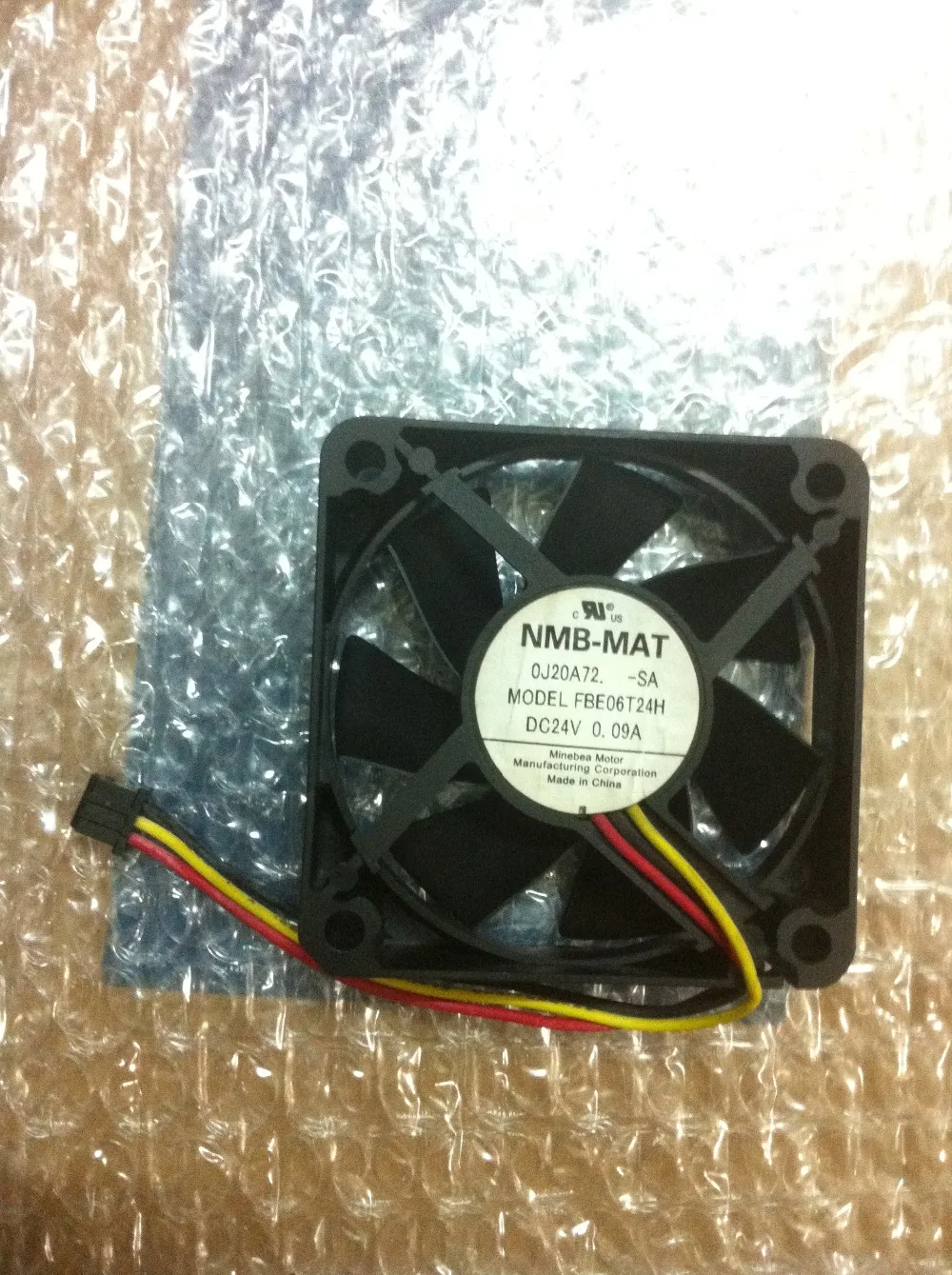 

NMB-MAT FBE06T24H DC 24V 0.09A 60x60x15mm 3-wire Server Cooler Fan