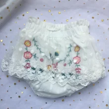 Шорты для маленьких девочек, Вышитый цветочный кружевной дизайн, милые хлопковые шаровары для новорожденных, детская одежда