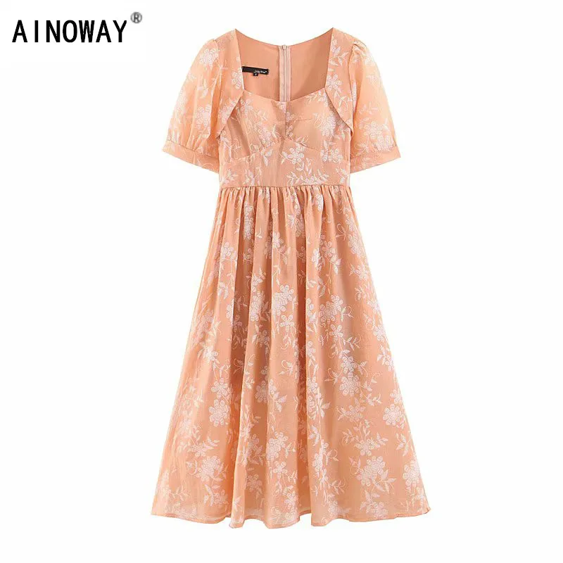 

Vintage chic fashion 2019 cute women floral embroidery midi dresses half sleeve square collar Midi dresses