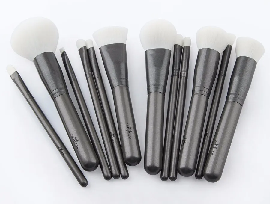 makeup brushes (8)