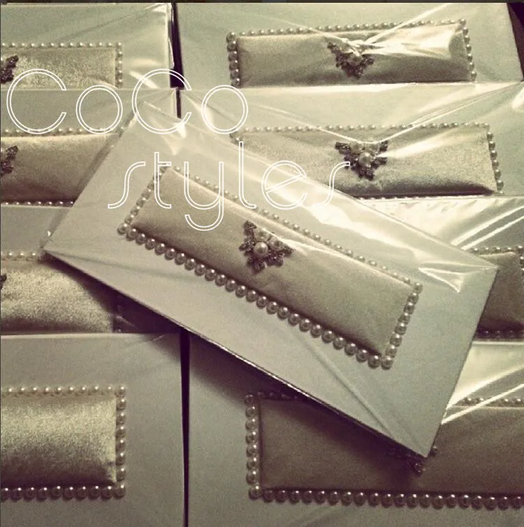  Cocostyles custom elegant rectangle velvet invitation card with pearl brooch for royal wedding part - 32864921090