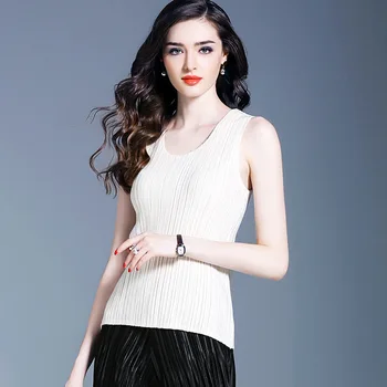 

Miyake New vest for women in winter and autumn low collar high-end vest sleeveless vest pleated please free shipping
