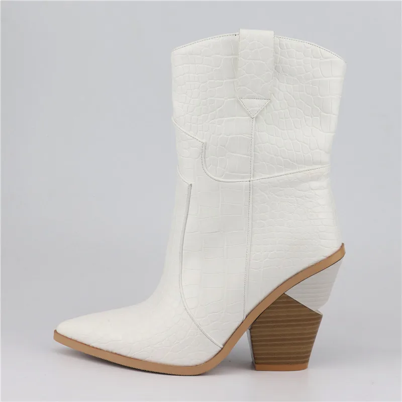 Женские ботинки до середины икры в стиле ретро Buono Scarpe черные на танкетке