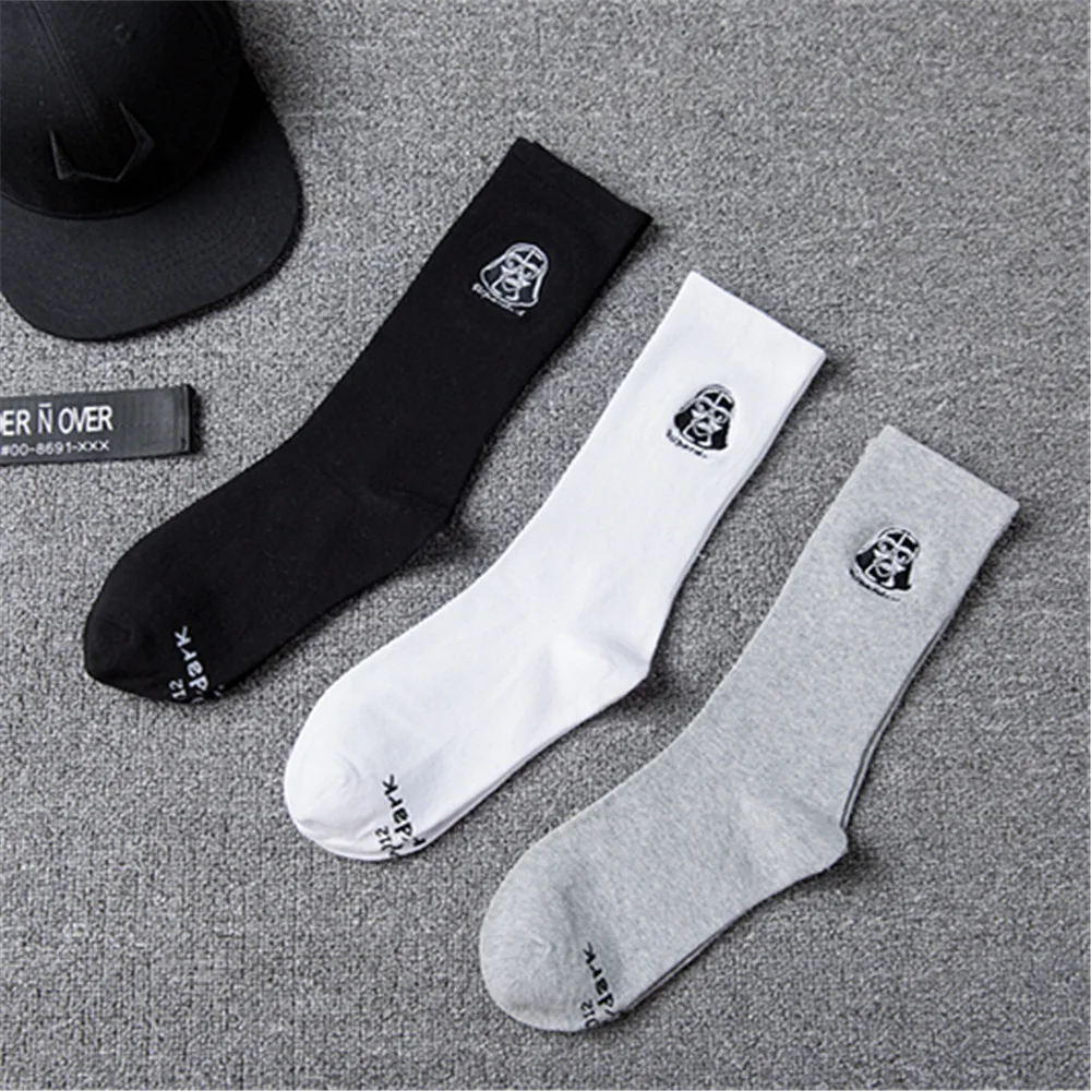 

2018 new male and female couple socks solid color cotton socks Star Wars logo embroidery classic cartoon character socks tide