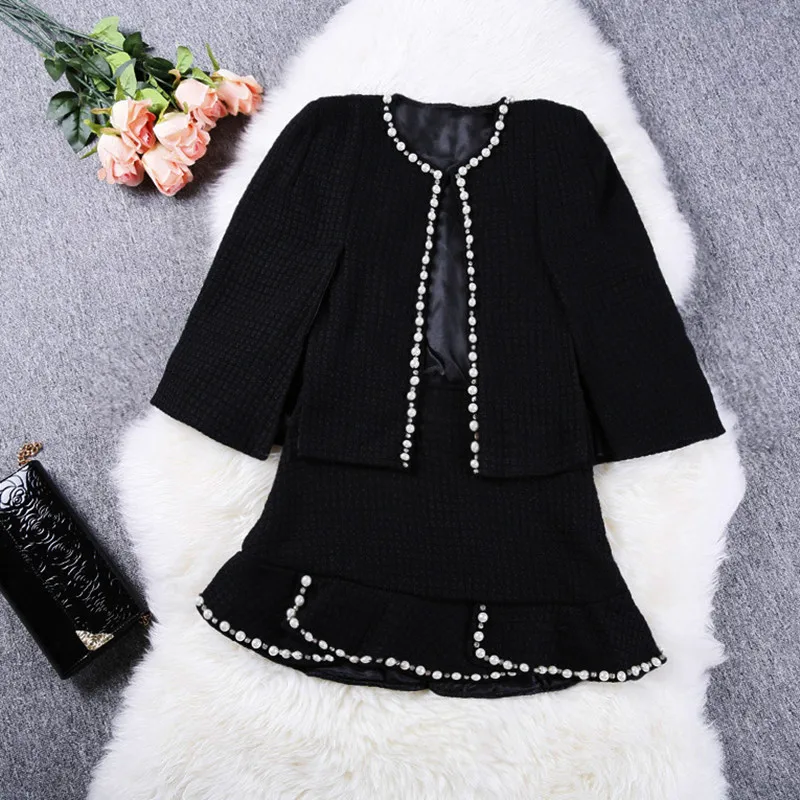 

2019 Winter Spring Runway Cardigan Cape Style beaded jacket Femme Coat +Short Ruffles Skirt 2 Pcs Women Black Beading Skirt Set