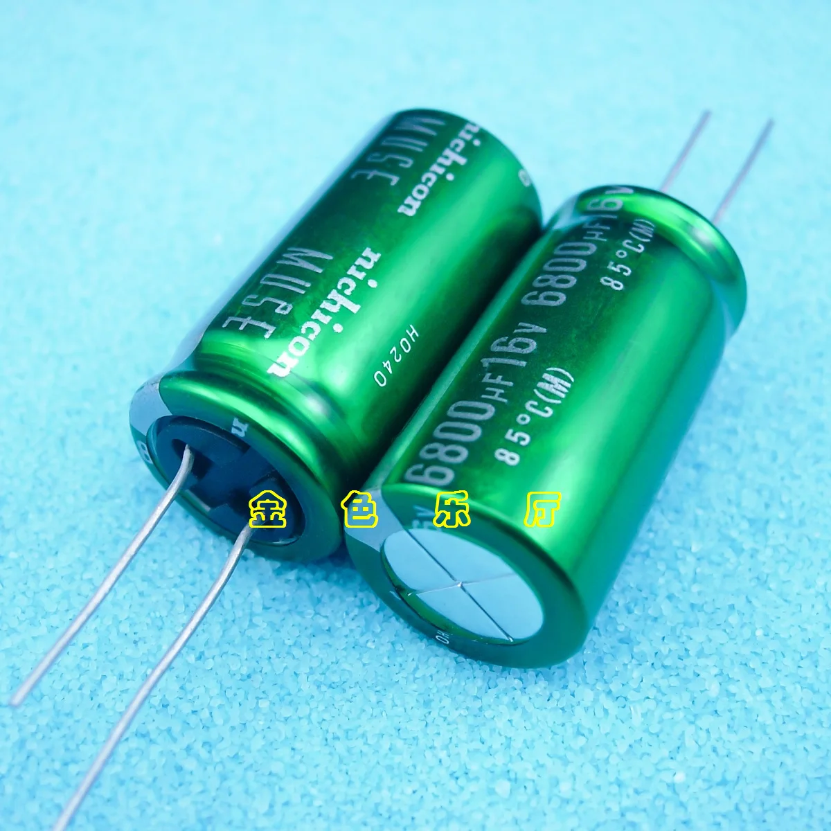 Nichicon Elko Kondensator axial TVX1C682MCD 6800uF 16V 18x41mm #WP 4 pcs Nichicon Elko Kondensator axial TVX1C682MCD 6800uF 16V 18x41mm #WP 4 pcs