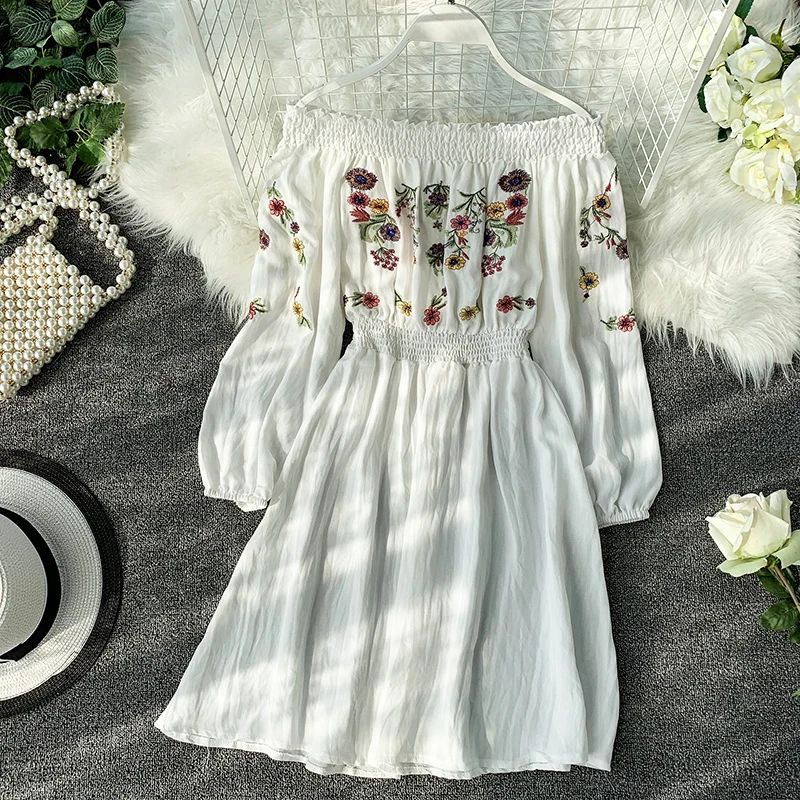 

New Summer Bohemian Dress Women A-line Vintage Floral Embroidery Mini Beach Dresses Female Sexy Off Shoulder Slash Neck Robe