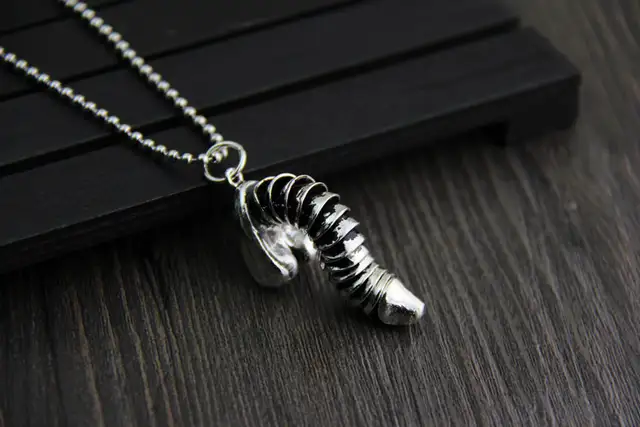 collar colgante en forma de pene erecto