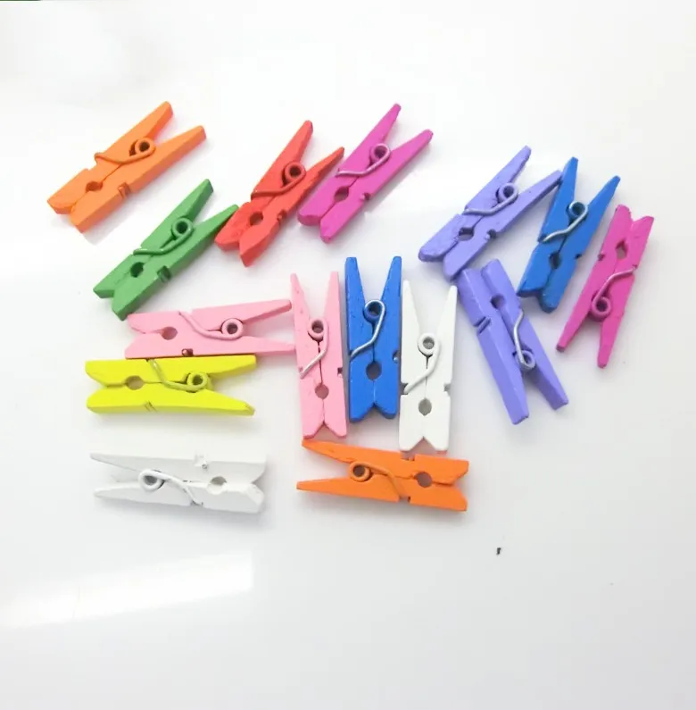 

Free Shipping 50Pcs Memo Postcard Photo Clip Random Mixed Color Patinting Wood Clip 25x8mm Home Crafts Decoration F0882