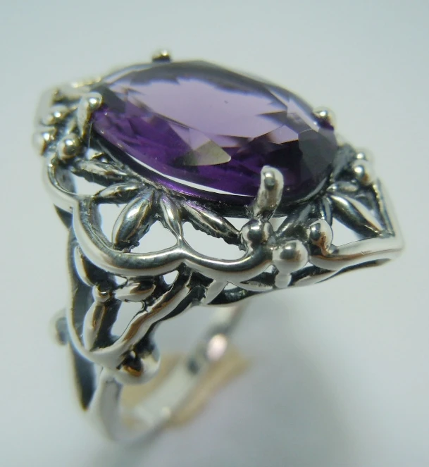 

Girls fashion purple Noble ancient silver ring personality and elegant pattern The Roman style ring