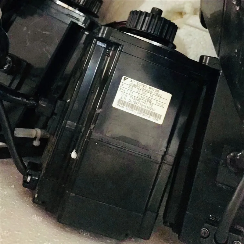 

AC SERVO MOTOR SGMPH-04A2A-YR22 Used & Tested Working
