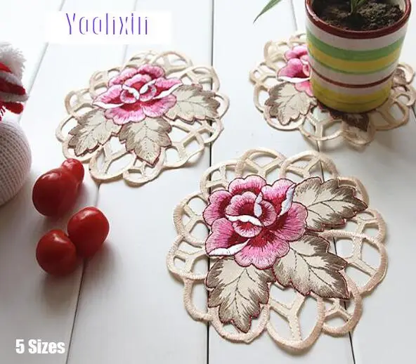 حار الدانتيل الحرير التطريز مكان الجدول حصيرة القماش سادة كوب القدح الشراب المفارش الطعام طبق عموم قاعدة لأكواب الشاي عيد الميلاد تحديد الم... حار الدانتيل الحرير التطريز مكان الجدول حصيرة القماش سادة كوب القدح الشراب المفارش الطعام طبق عموم قاعدة لأكواب الشاي عيد الميلاد تحديد الم...