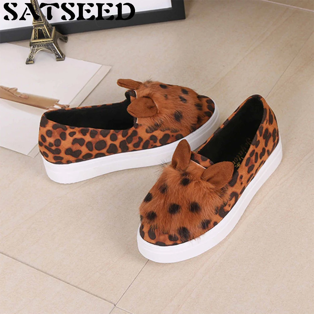 

2017 New Autumn Winter Flat Korean Suede Shoes Round Plush Rabbit Ears Leopard Muzzle Feet Thick Shallow Shoes Casual Fashion