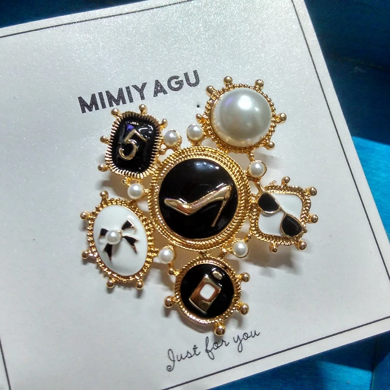 cc brooch 01