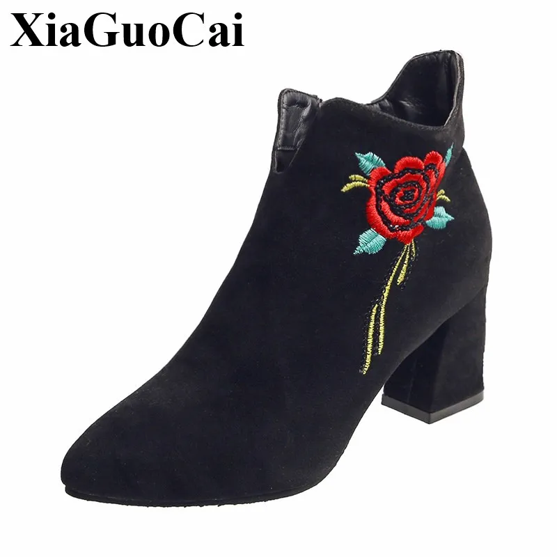 Новая женская обувь Острый носок ботильоны с цветочным декором модная обувь на высоком каблуке обувь без застежки износостойкие черные