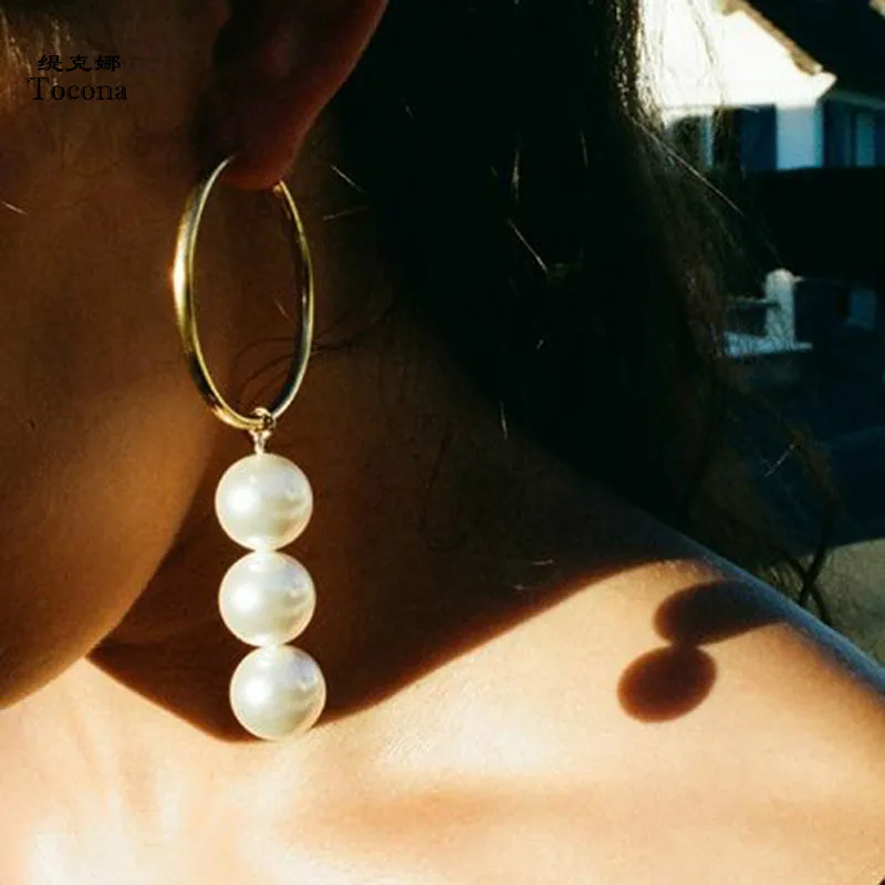 

Tocona Vintage Geometric Circle Pearl Pendant Hoop Earrings Punk Gold Alloy Earring Brincos for Women Statement Jewelry 3657