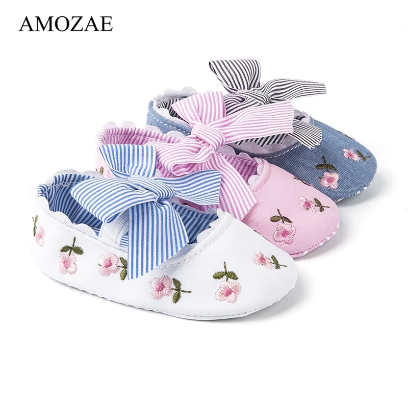 

2019 New Baby Girl Shoes Floral Embroidery Shoes Spring Autumn Striped With Bow Princess Toddler Soft Soled First Walker