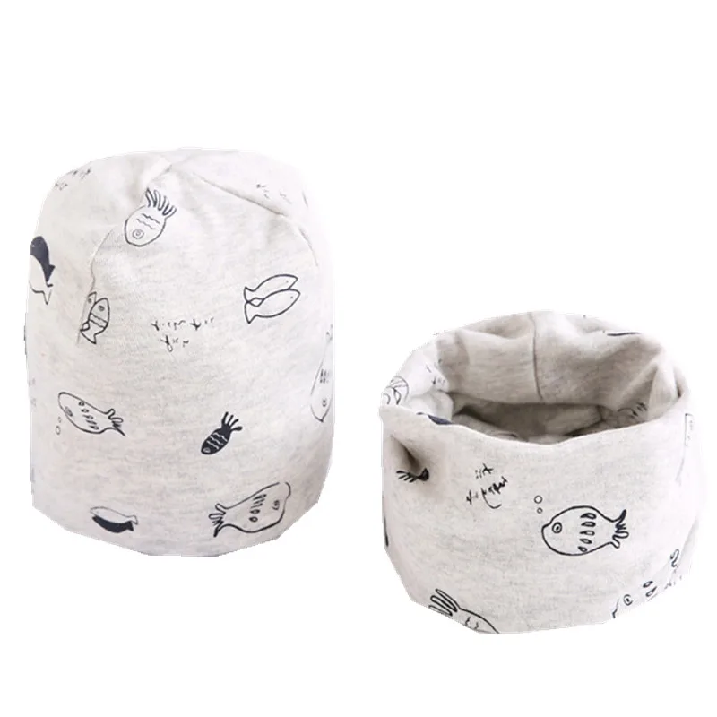gray fish hat scarf Новые Хлопковые плюшевые шапки для девочек с шарфом Фрукты Сова-овца Звезды Львиная шапочка для мальчиков Детская шапка с шарфом и воротником Комплект хлопчатобумажной шапки для детей - Цвет: gray fish hat scarf