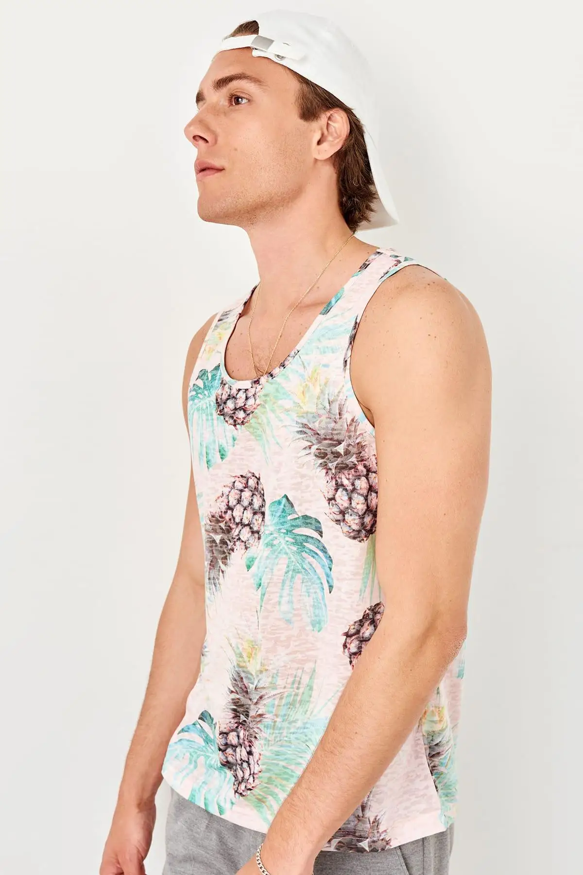 

Trendyol Powder Pineapple Pattern Undershirt TMNSS19QA0136