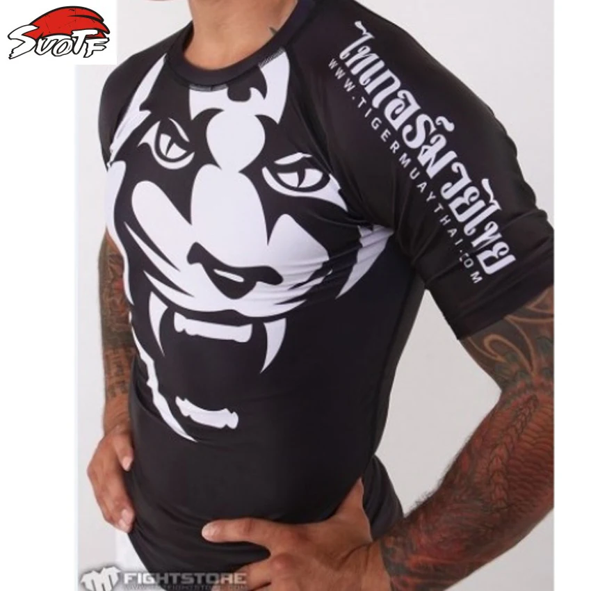 

SUOTF 2015 new Tiger Muay Thai MMA wearing tight fitting short-sleeved suit sweatshirt Shuzhan Tai boxing boxing free shipping