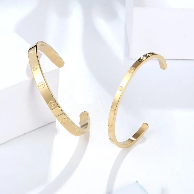 Cartier - Panthere 18K Yellow Gold Hinged Cuff Bracelet – Robinson's  Jewelers