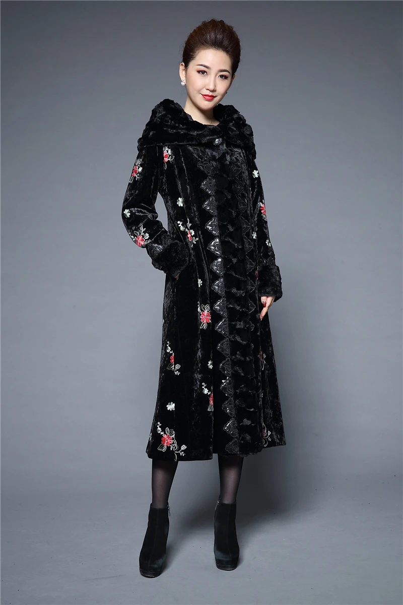 2018 Gamme Haut La Plus Xxxxl Moyen Noir De Femmes Manteau Longue Âge D'hiver Parkas Épaississent Broderie Faux Fourrure Chaud Élégant Outwear Taille qEqBrwx