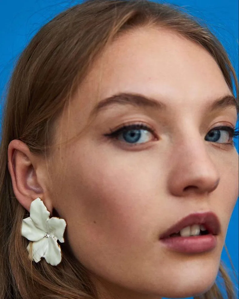 

Girlgo New Trendy Pink Color Stud Earrings for Women Fashion Geometric Statement Earrings Hot Sale Cheap Boho Jewelry Wholesale