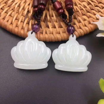 

Exquisite Hetian yu crown pendant