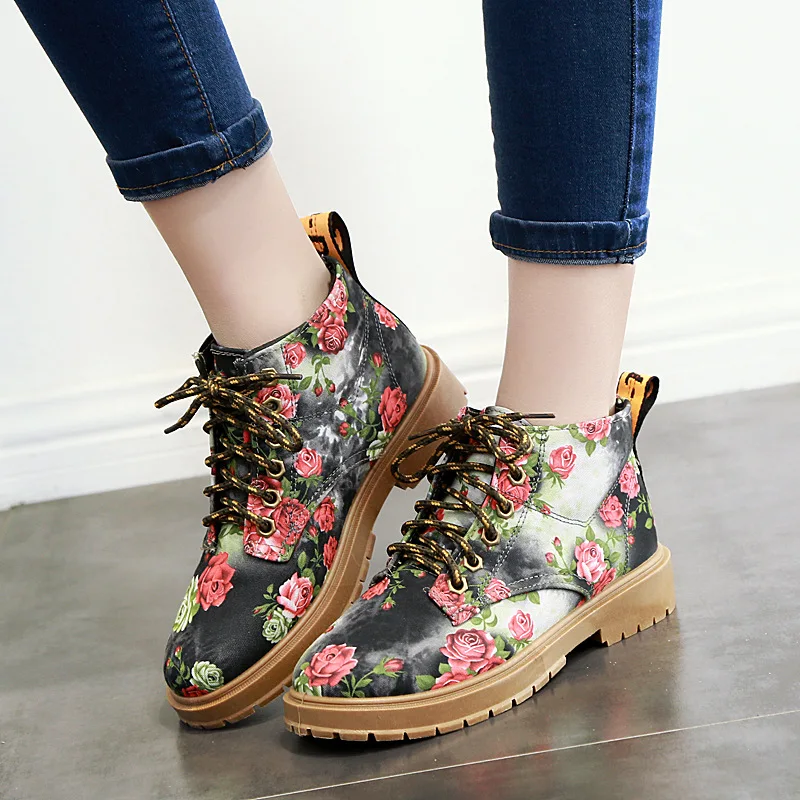 

Jookrrix New Winter Fashion Retro Martin Boots Shoes Women Real Leather Lady Boot Cross Straps Floral Shoes Ankle Black Flower