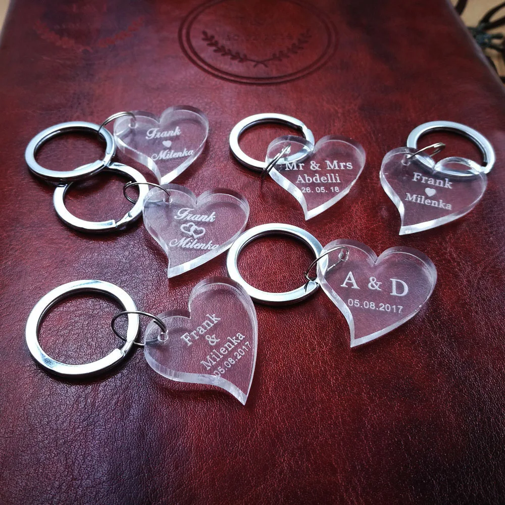 (10pcslot)Customized Acrylic Design Clear Personalized Laser Engraved Keychain Love Heart Wedding tags Mr Mrs Favors and Gifts1