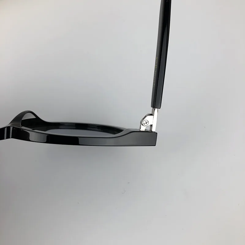  (3)
