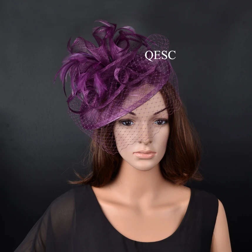 Сливы фиолетовый головной убор Sinamay Свадебные шапки для женщин с перьями и вуалью рас вечерние, Кентукки Дерби. QF079