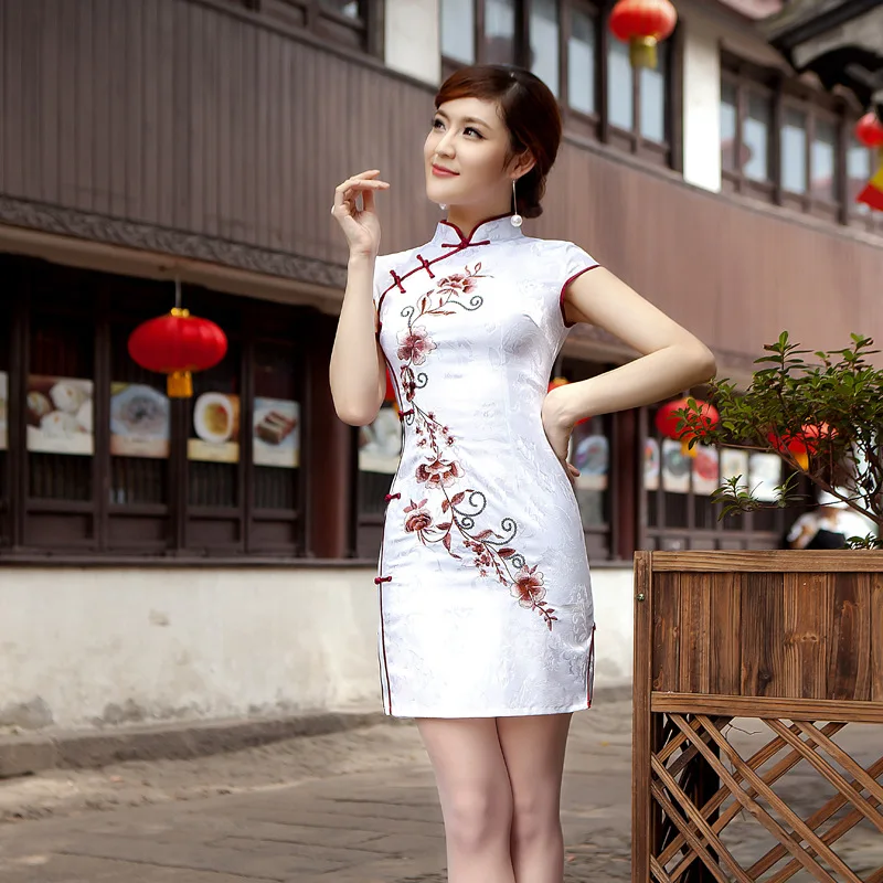 Летние Cheongsam китайское традиционное платье Сексуальная Тонкий короткий Qipao низкая Разделение Мини вечернее платье Бесплатная доставка