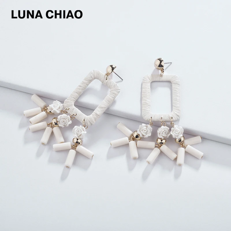 

LUNA CHIAO 2019 Spring Designs Fashion Bijoux Jewelry Raffia Ribbon Wraped Resin Flowers Drop Earrings Women Statement Earring