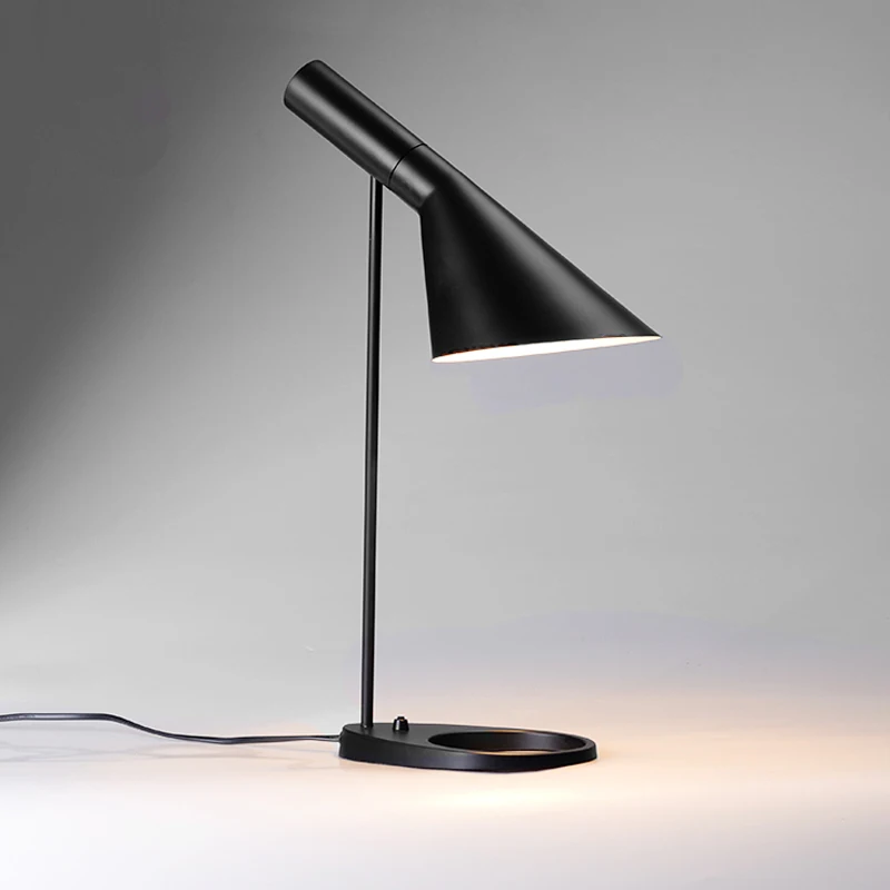 

American retro lamp- Scandinavian home modern minimalist creative lamp -Baghouse style office lamp bedside table lamp BM-3024T