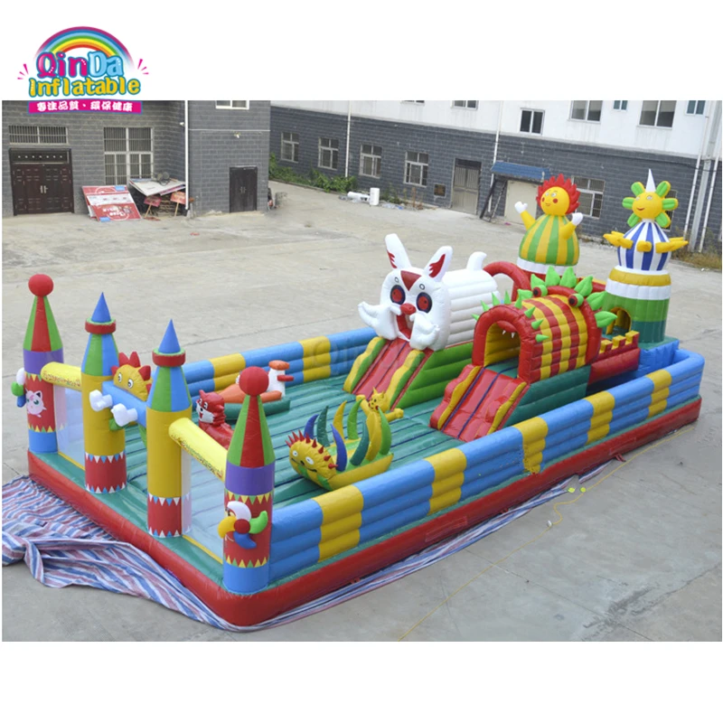 2017 New design inflatable bouncy castles outdoor jumping castle for