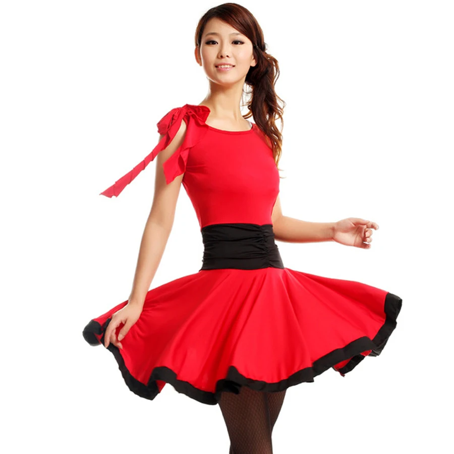 Abito da cocktail taglie commode flange