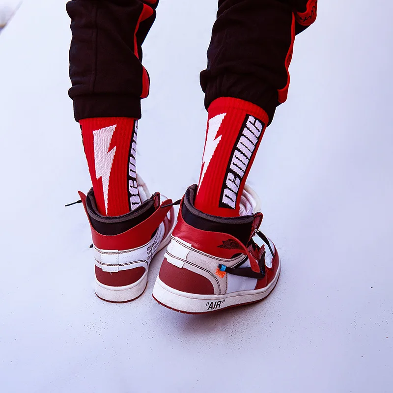 Neue-Mode-Harajuku-M-nner-frauen-Socken-Lange-Crew-hip-hop-Lustige-Skateboard-Socken-pers-nlichkeit (2)