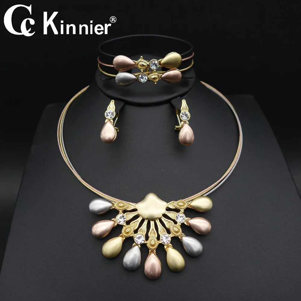 

2018 new dubai Africa wave diffuse golden wedding wedding jewelry set, three color lasting color preserving high quality party