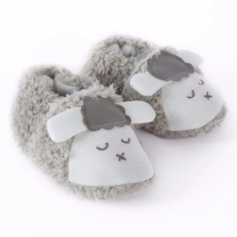 Очень милая обувь для маленьких девочек; Детские Зимние теплые плюшевые пинетки для малышей; мягкие тапочки для малышей; обувь для малышей