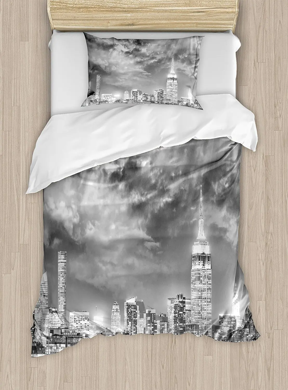 Urban Duvet Cover Set Dramatic New York City Skyline Sun Beams Clouds
